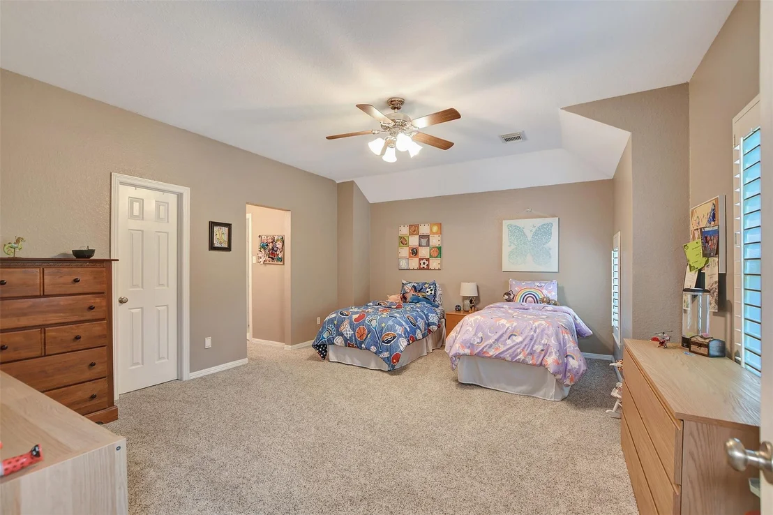 Photo of 15918 Lake Loop Drive