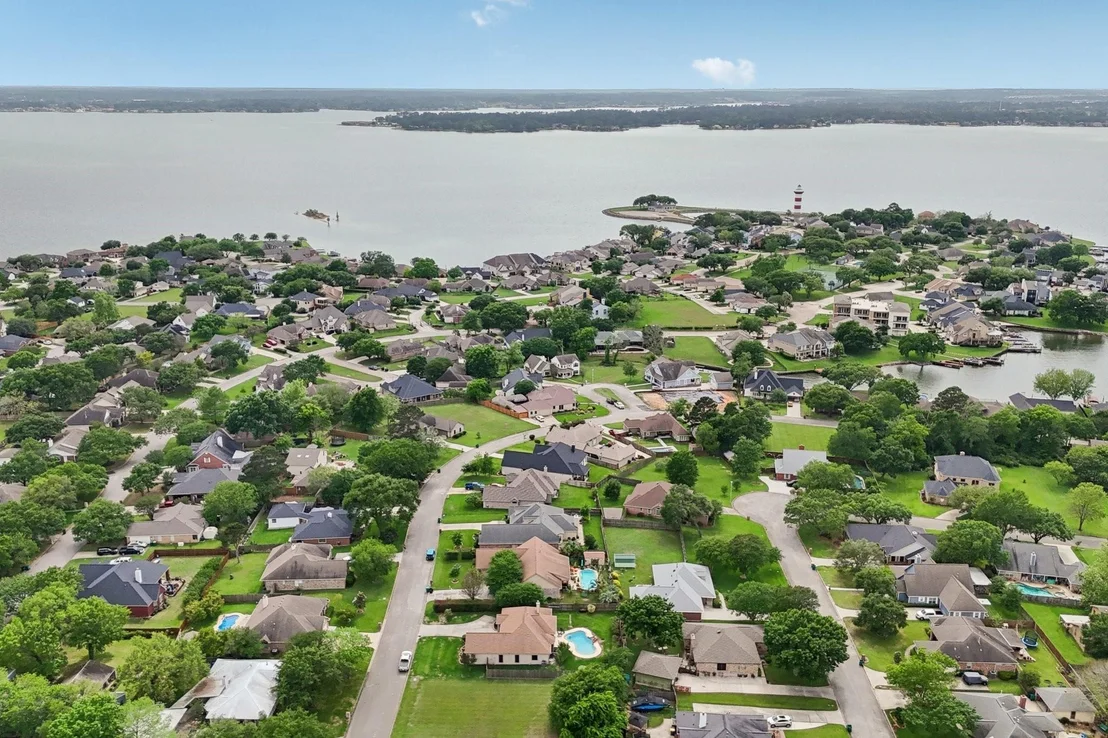 Photo of 7187 Edgewater Drive