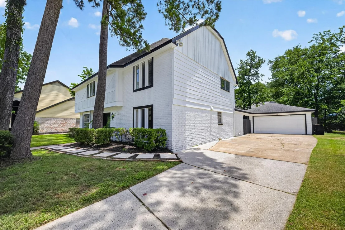 Photo of 1123 Suwanee Lane