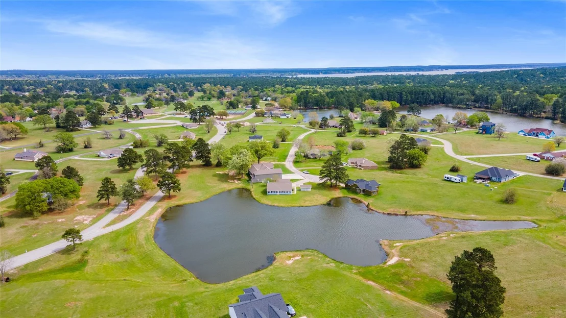 Photo of 140 Meadowview Drive