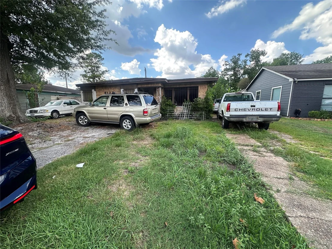 Photo of 8105 Howard Drive