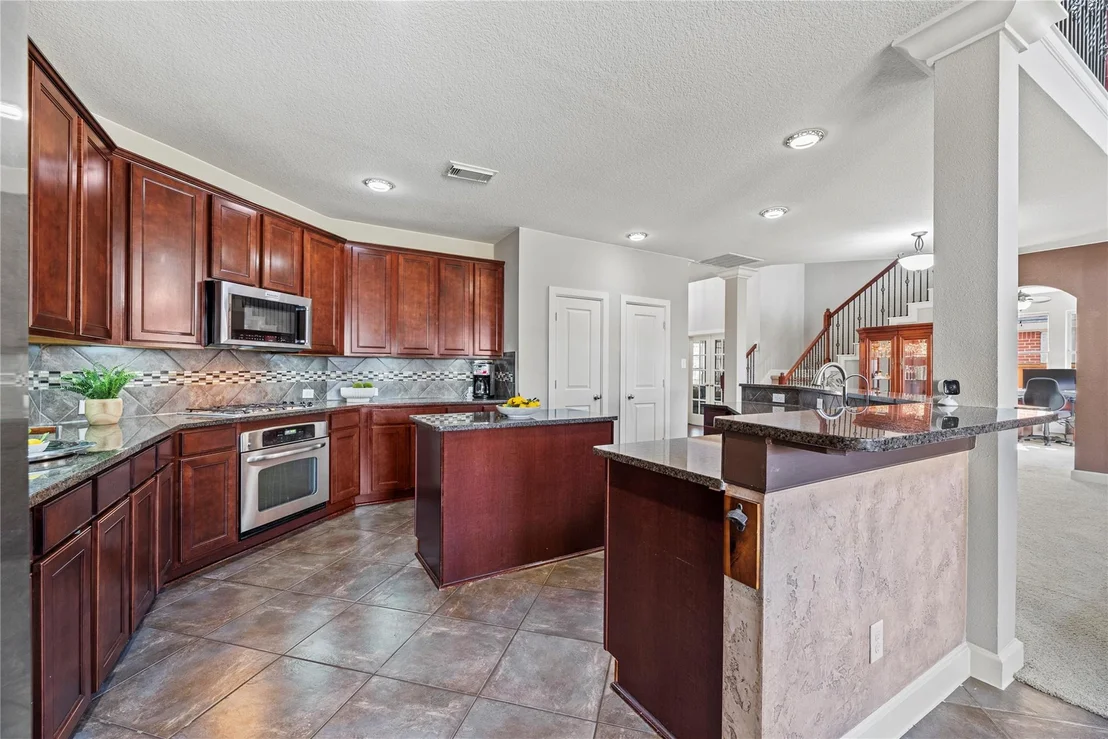 Photo of 6026 Emberwood Falls Drive
