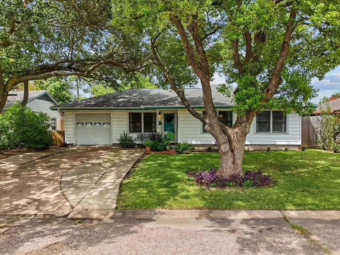 Photo of 3026 Danforth Memorial Drive
