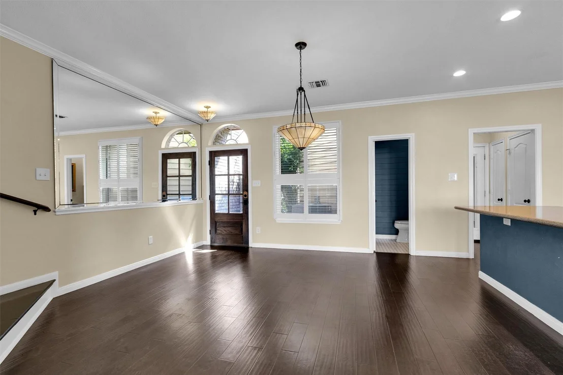 Photo of 1130 Lake View Drive