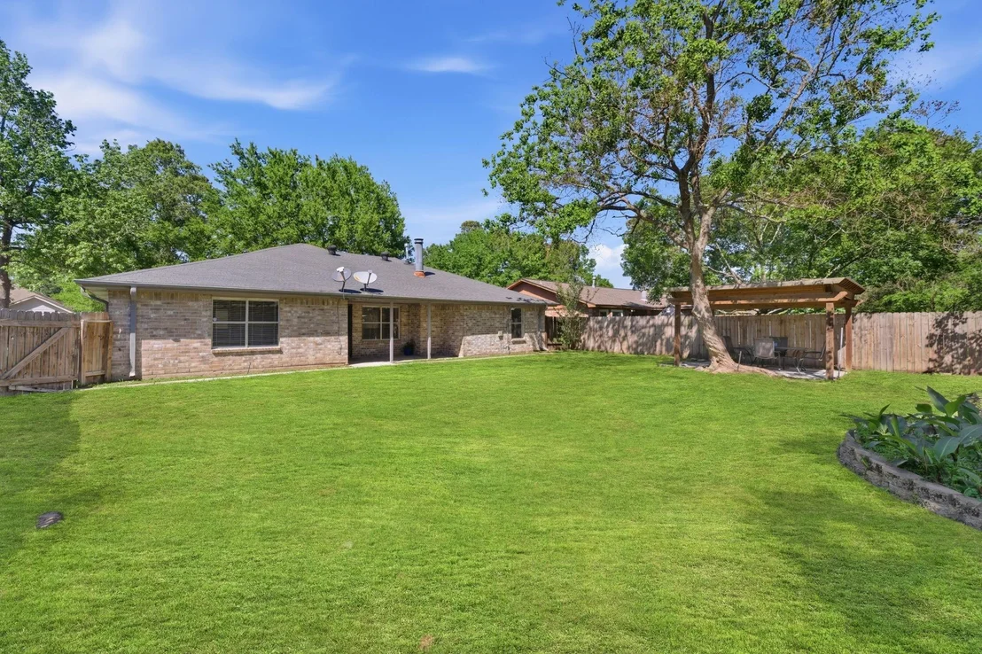 Photo of 2014 Pincher Creek Drive