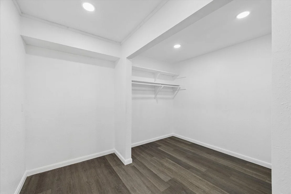 Photo of 210 Weeping Oak Lane