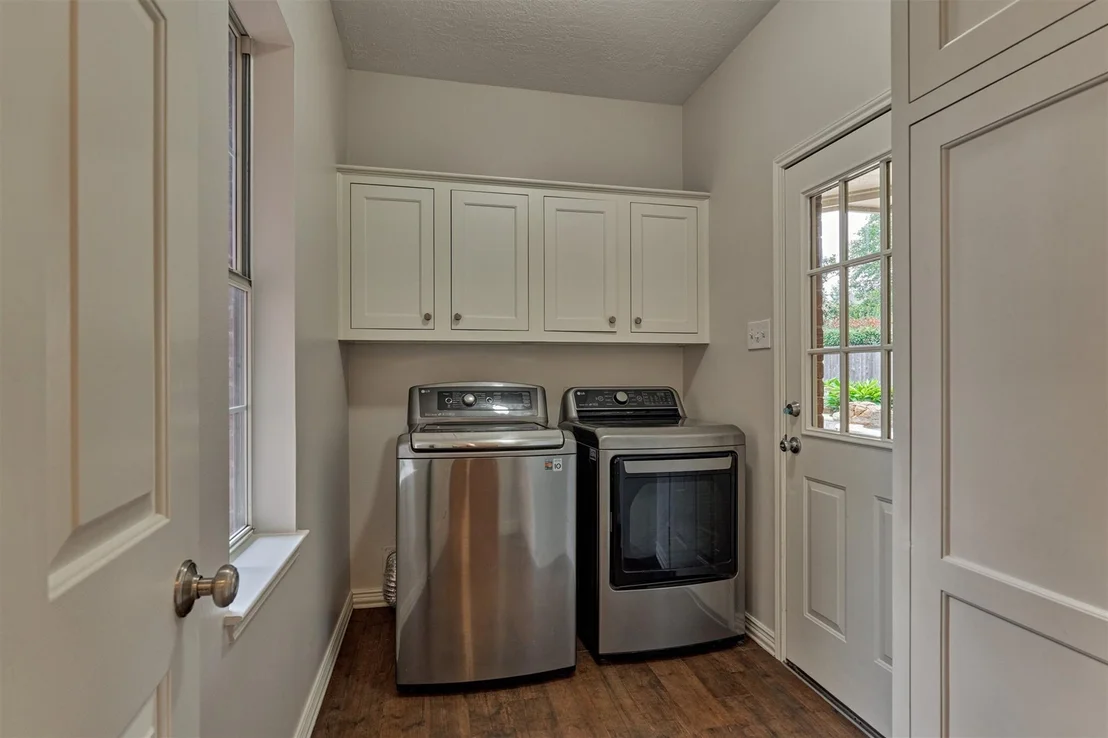 Photo of 16707 Avenfield Road