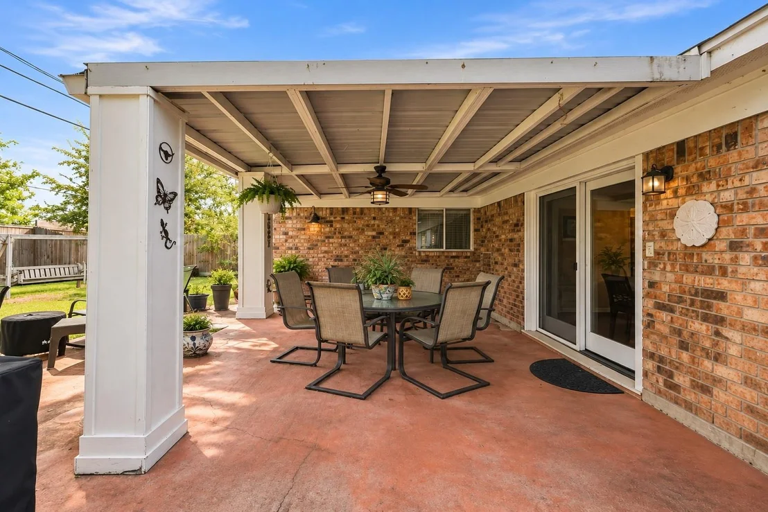 Photo of 6002 Saxon Drive