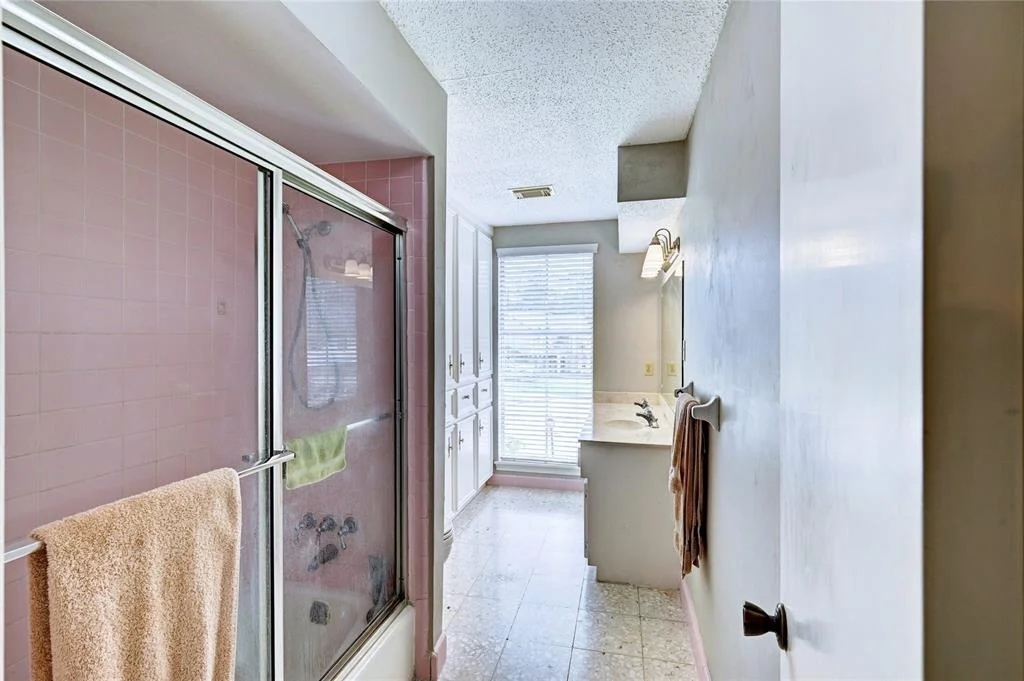 Photo of 5802 Foresthaven Drive