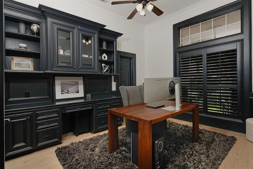 Photo of 26 W Fairbranch Circle