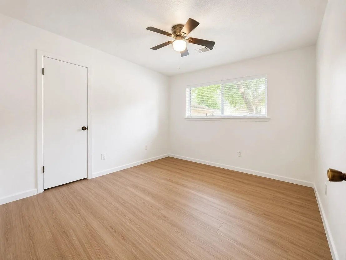 Photo of 1215 Briar Lane