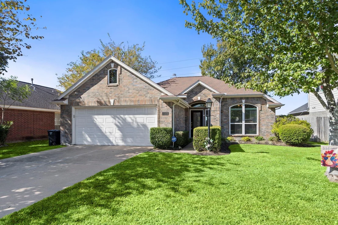 Photo of 6231 Pleasant Stream Drive