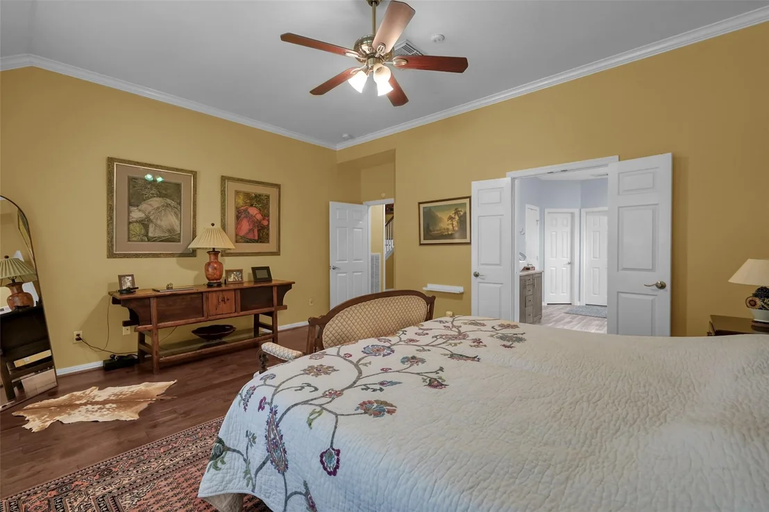 Photo of 143 S Goldenvine Circle