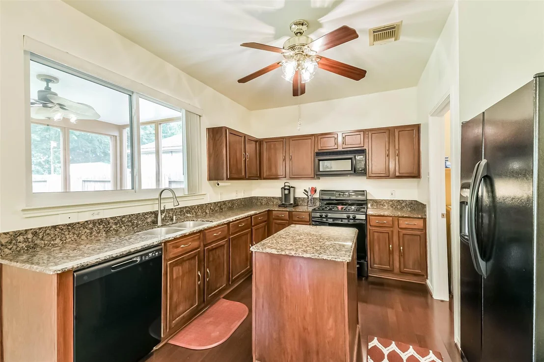 Photo of 21930 Willow Shadows Drive