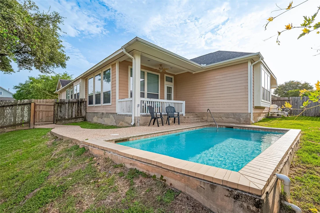 Photo of 2500 Amy Lee Drive
