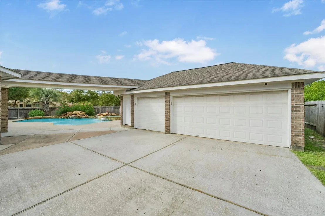 Photo of 15730 Lake Loop Drive