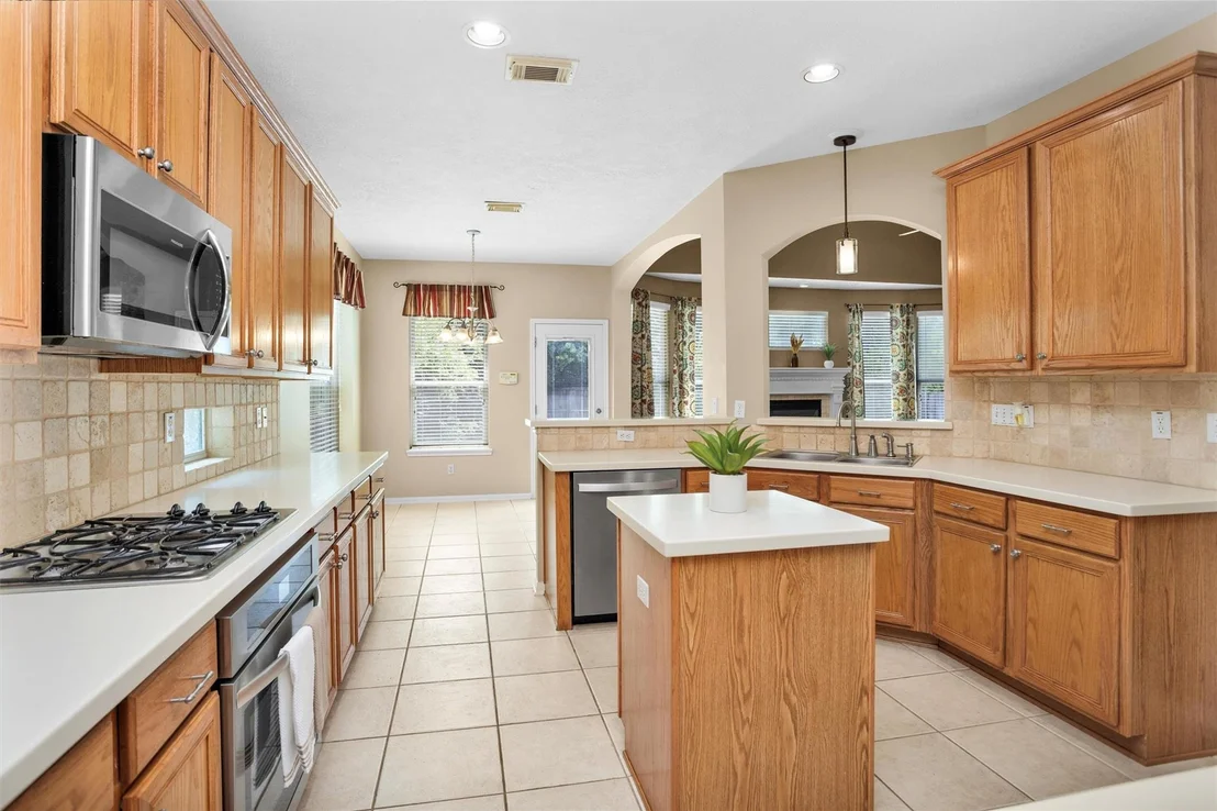 Photo of 6 W Whistlers Bend Circle