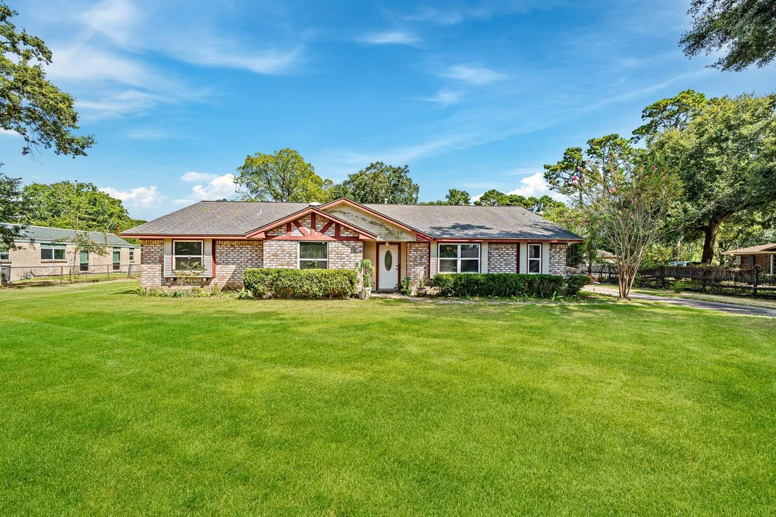 Photo of 12715 Oakfield Drive