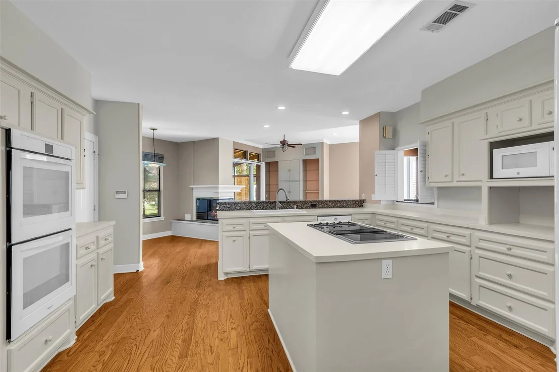 Photo of 566 Edgewood Drive
