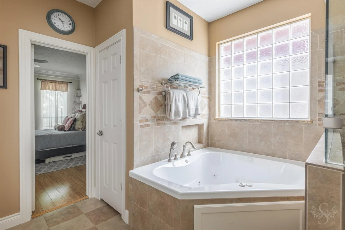 Photo of 1107 Flagmore Drive