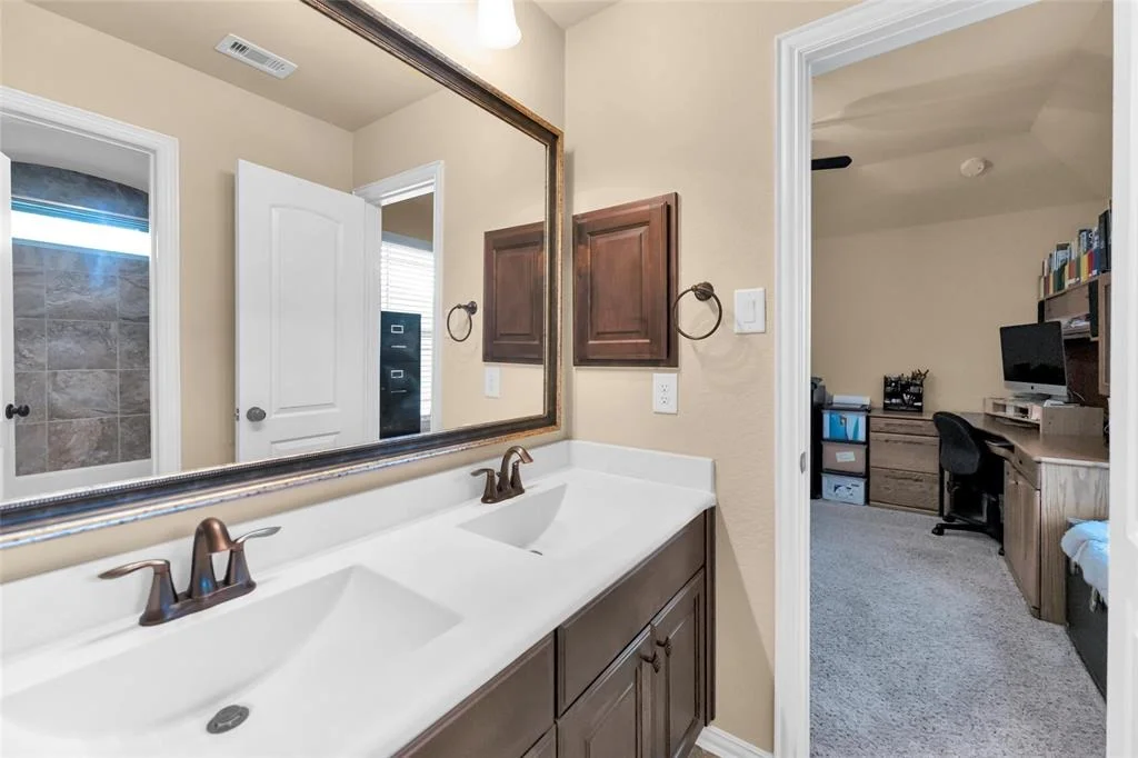 Photo of 203 Gaillardia Court