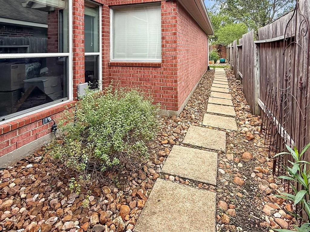 Photo of 9231 Fernwillow Drive