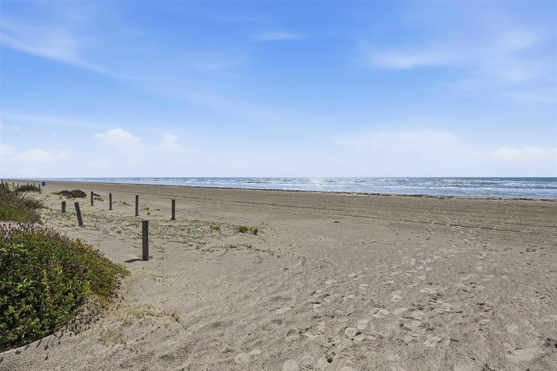 Photo of 11622 Beachside
