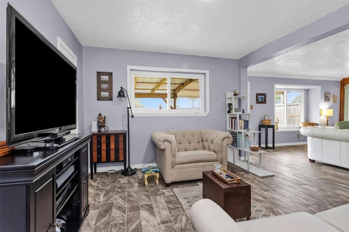 Photo of 8422 Oakhaven Road