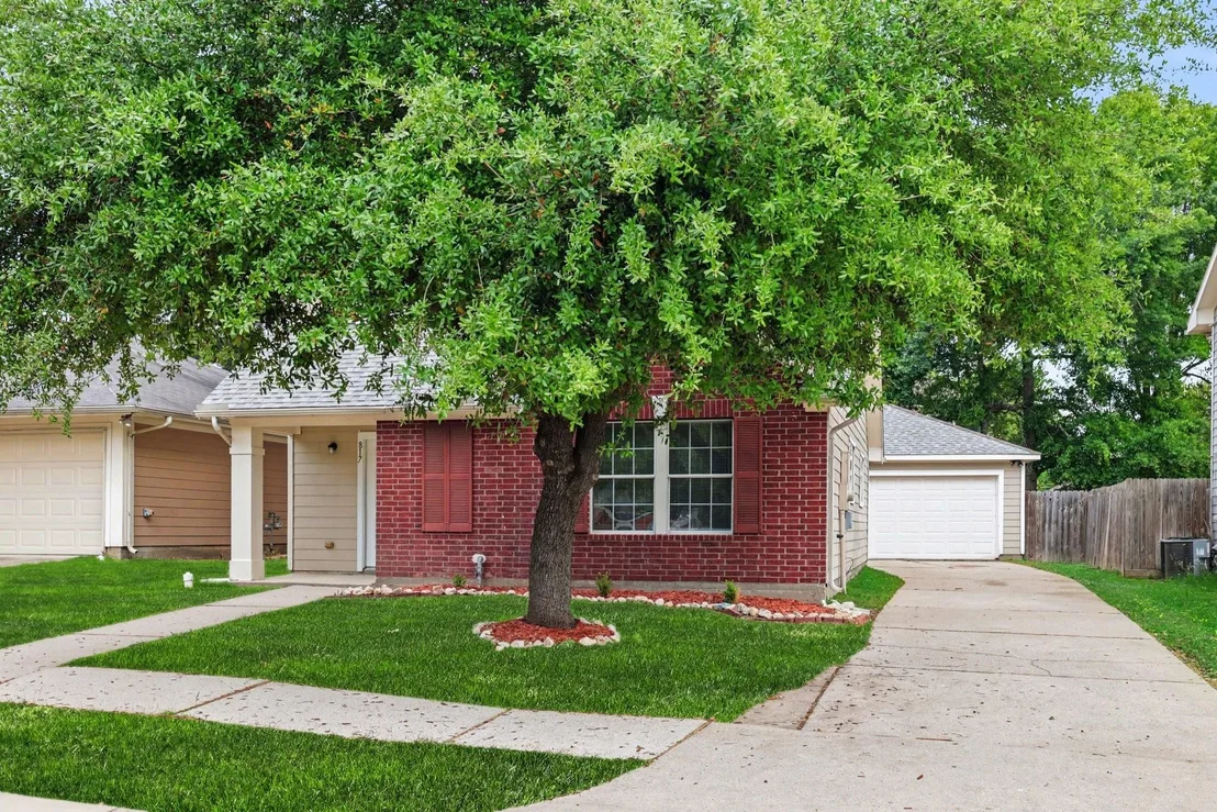 Photo of 817 Dragonfly Drive