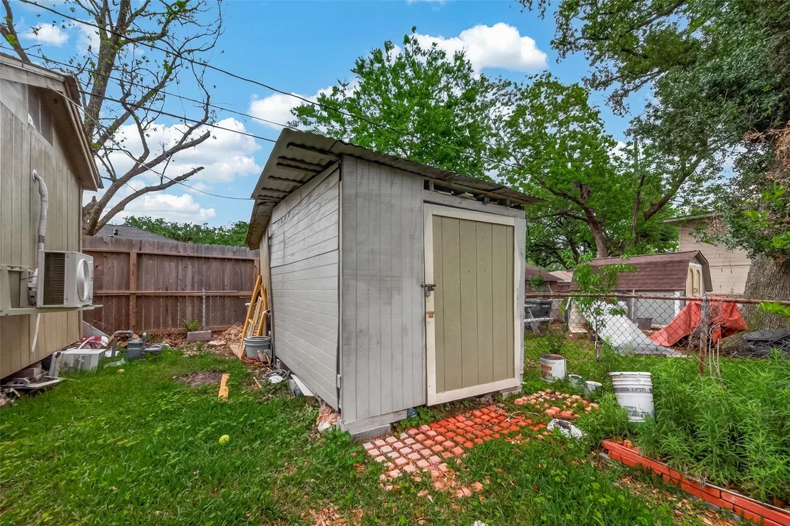 Photo of 2111 Hickory Lane