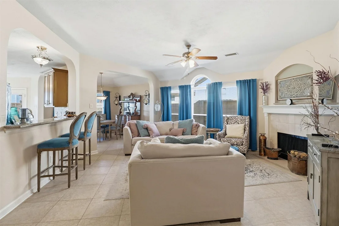 Photo of 6806 Oakleaf Trail Lane