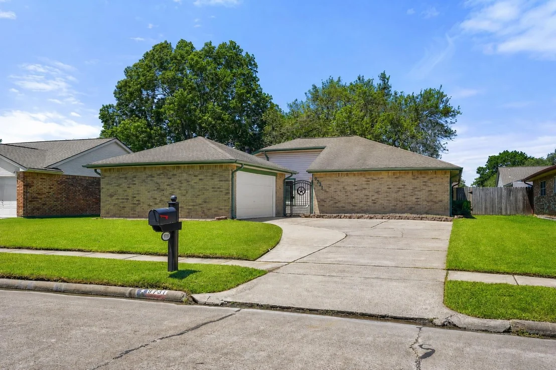 Photo of 9731 Shell Rock Road