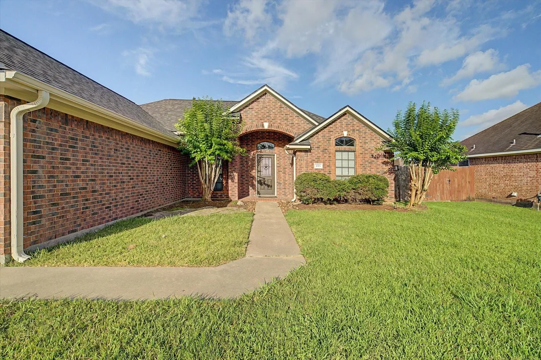 Photo of 1015 Cardinal Drive