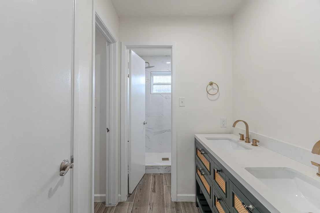 Photo of 5819 Sunnygate Drive