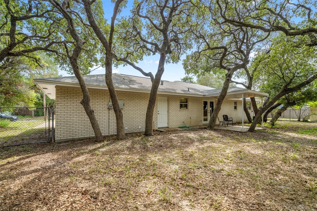Photo of 2419 Henrietta Place