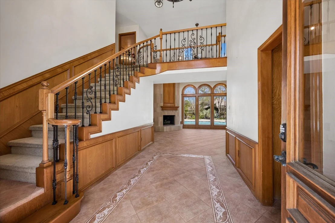 Photo of 1835 Raintree Circle