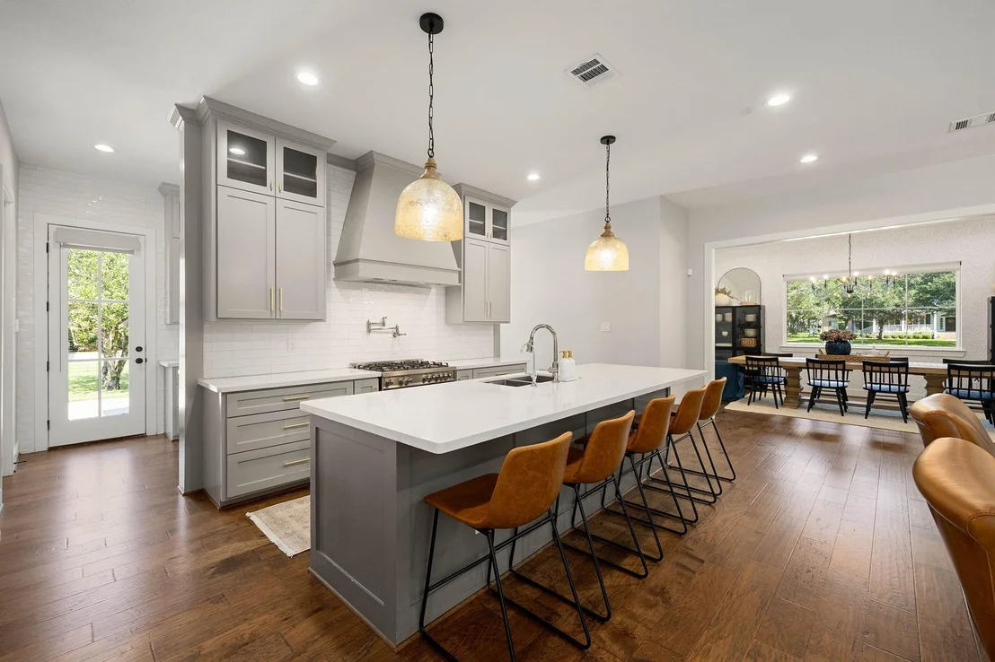 Photo of 3008 S Saddlebrook Lane