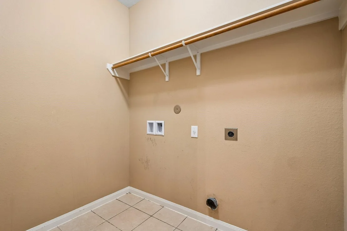 Photo of 128 Robertson Lane