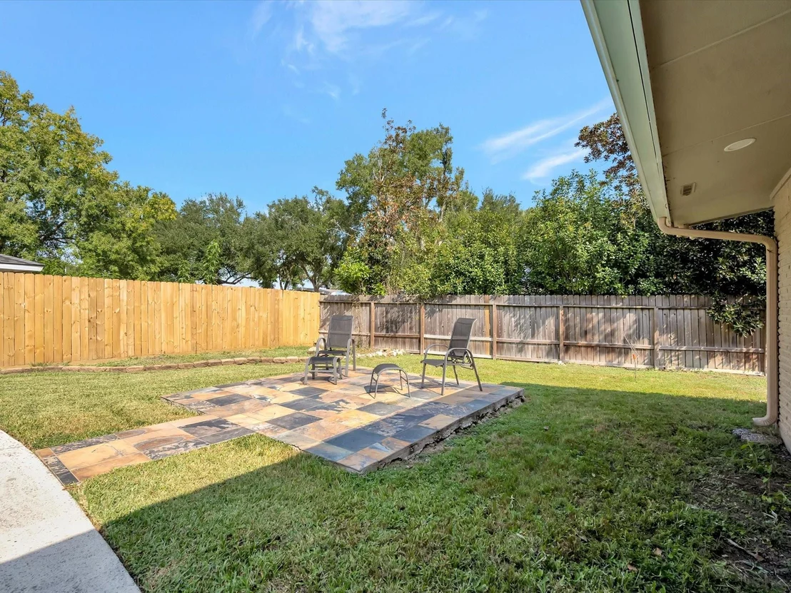 Photo of 1615 Redway Lane