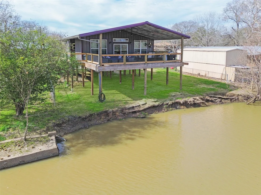 Photo of 574 River Oaks Drive