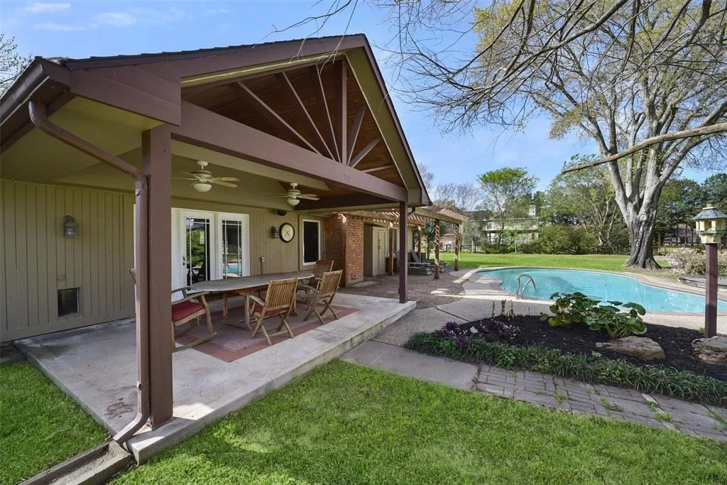 Photo of 2711 N Saddlebrook Lane