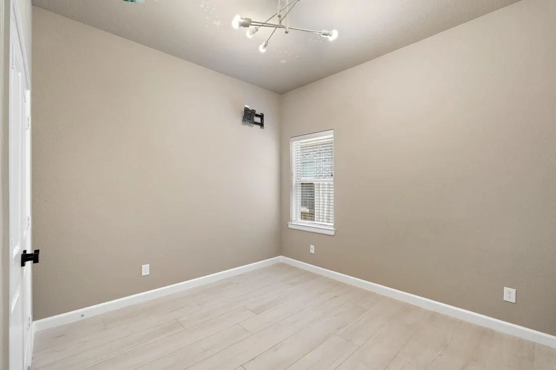 Photo of 6318 Wolf Run Drive