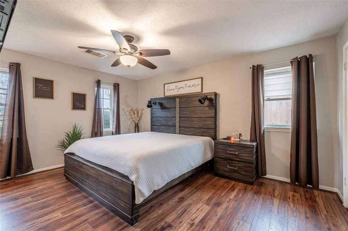 Photo of 4908 Holly Park Drive