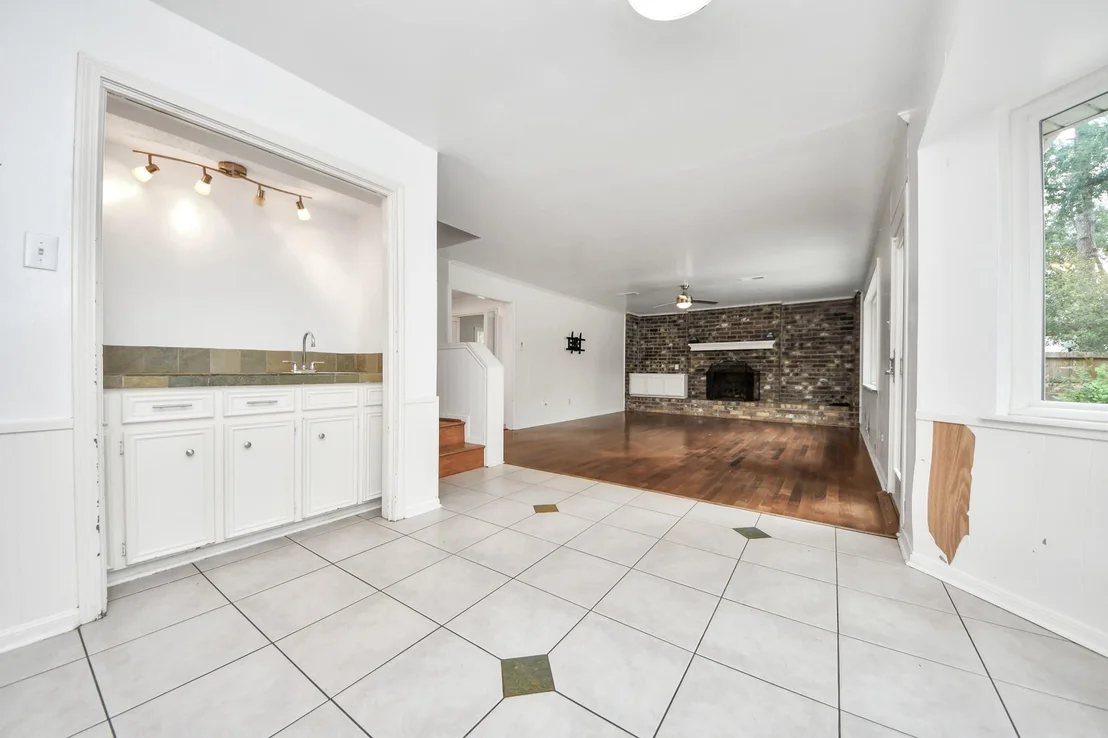 Photo of 5807 Foresthaven Drive