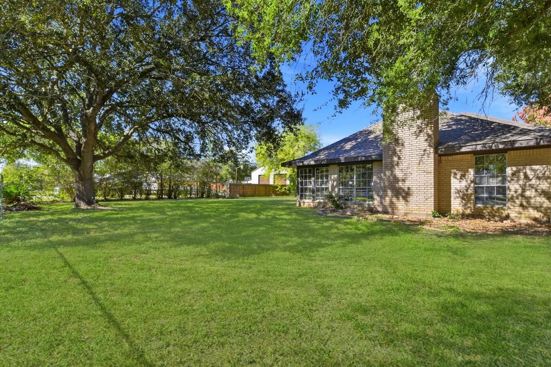 Photo of 4103 Meadowbend Drive