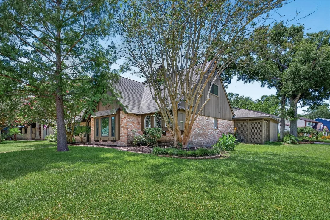Photo of 4114 Willow Hill Drive