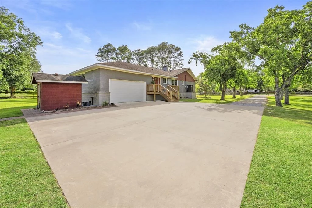 Photo of 3211 County Road 237