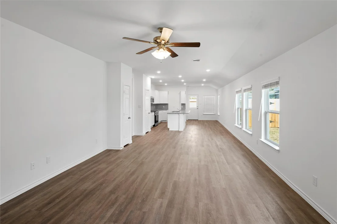Photo of 502 Oak Chase Avenue