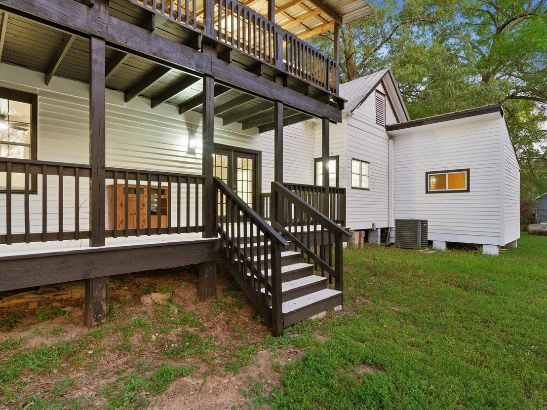 Photo of 16958 Cedar Road