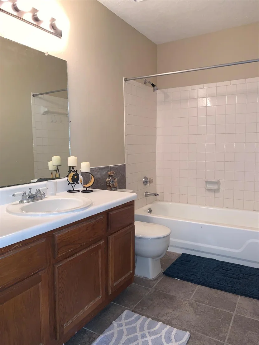 Photo of Unit 280B at 2501 Gulf Freeway